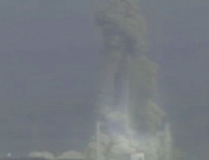 NEW Fukushima reactor explosion plume live